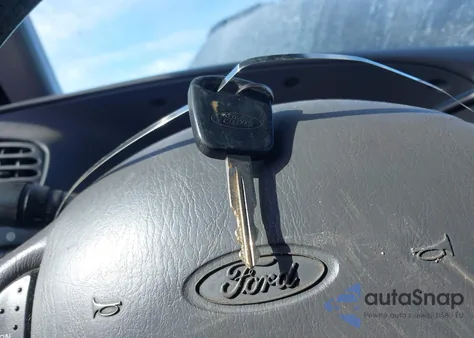 2002 Ford F-150 Lariat/Xlt from USA, damaged, VIN 1FTRW08L82KA87111